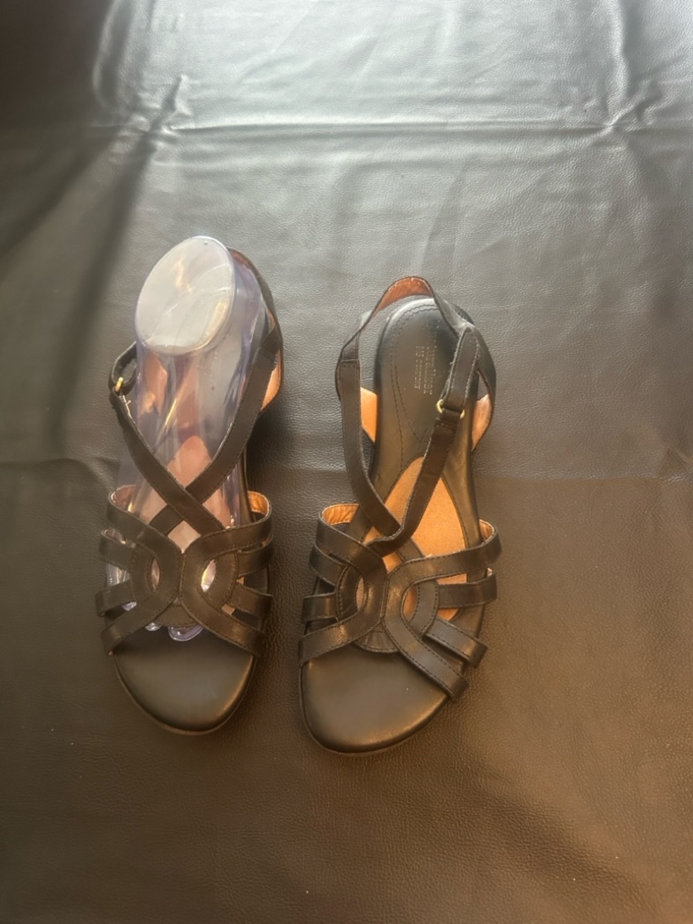 Naturalizer N5 Comfort Black Leather Sandals 
Size 10M